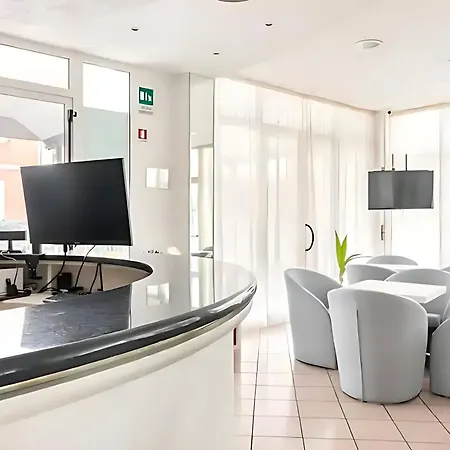 Argia Marina Centro Hotel 3*