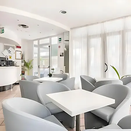 Hotel Argia Marina Centro 3*