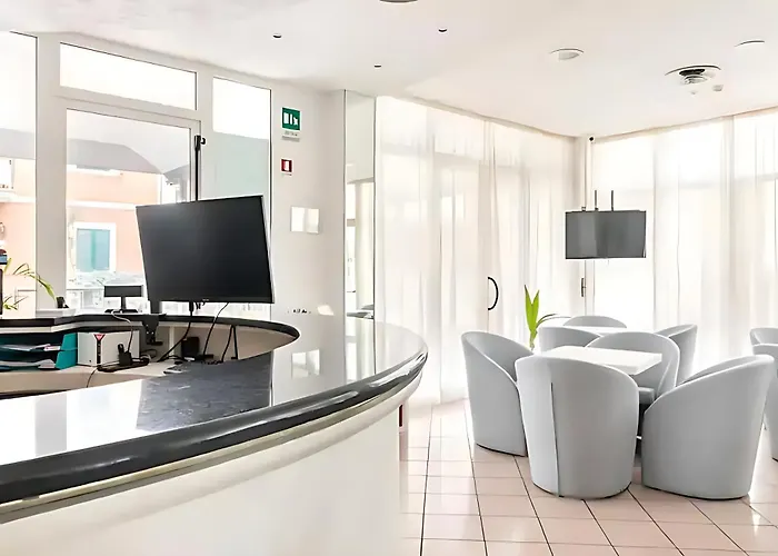 Argia Marina Centro Otel 3*