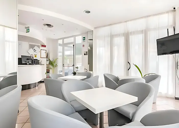 酒店 Argia Marina Centro 3*