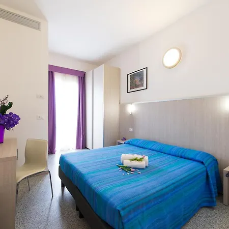 מלון Argia Marina Centro 3*