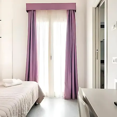 מלון Argia Marina Centro 3*