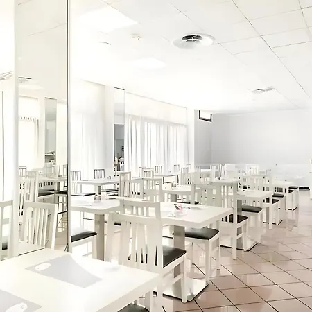 Argia Marina Centro 3* רימיני