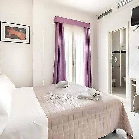 Argia Marina Centro מלון