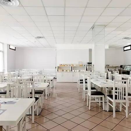 Argia Marina Centro מלון 3*